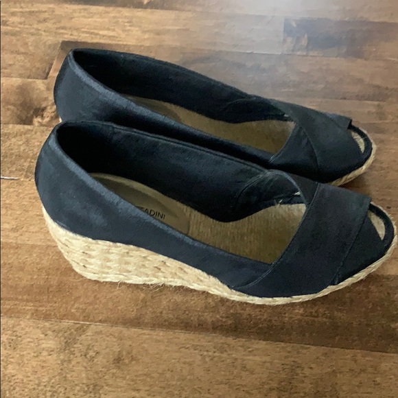 Adrienne Vittadini black wedge espadrille shoe - Picture 2 of 7